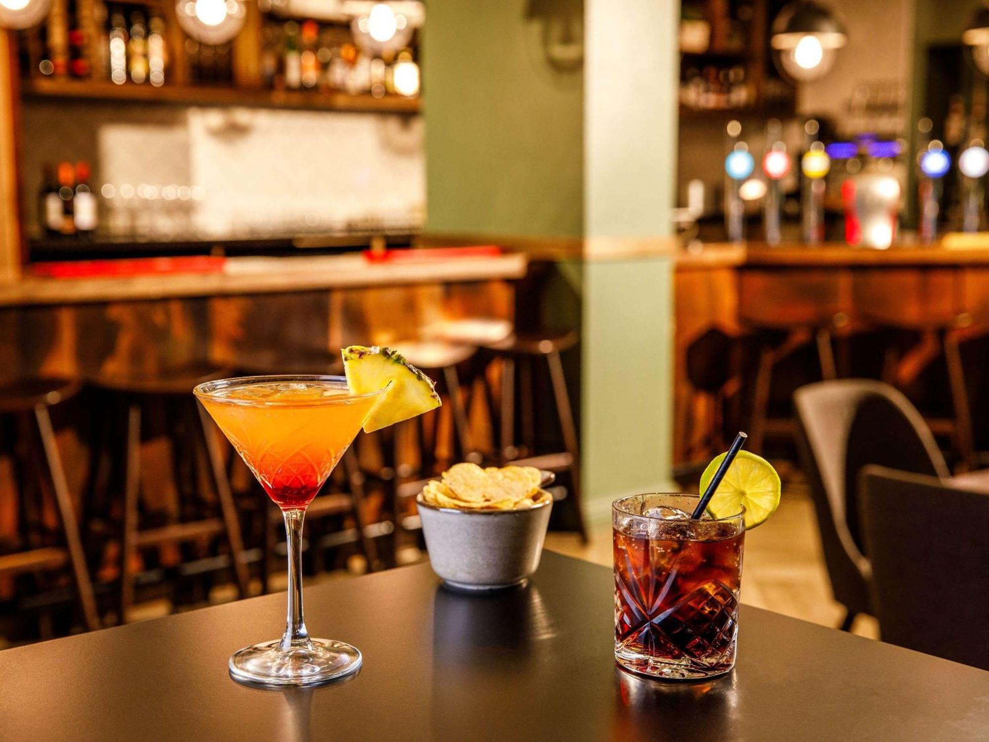 Mercure Cardiff North Hotel Экстерьер фото