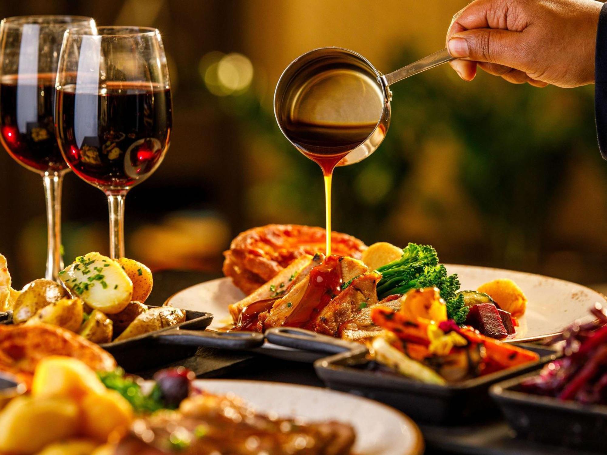 Mercure Cardiff North Hotel Экстерьер фото