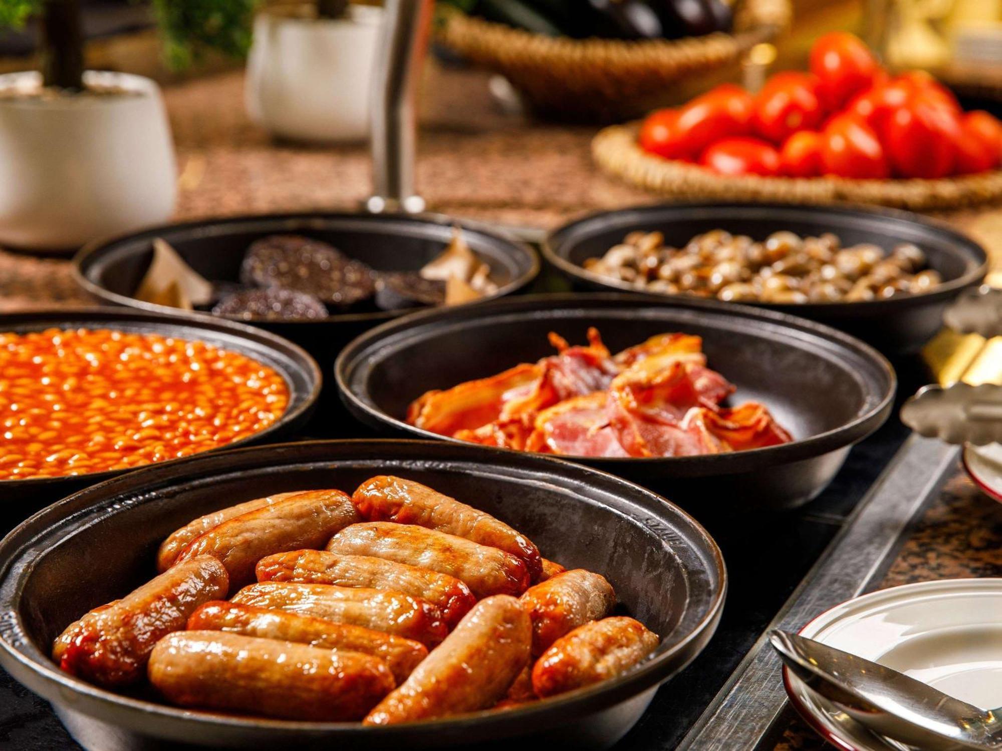 Mercure Cardiff North Hotel Экстерьер фото