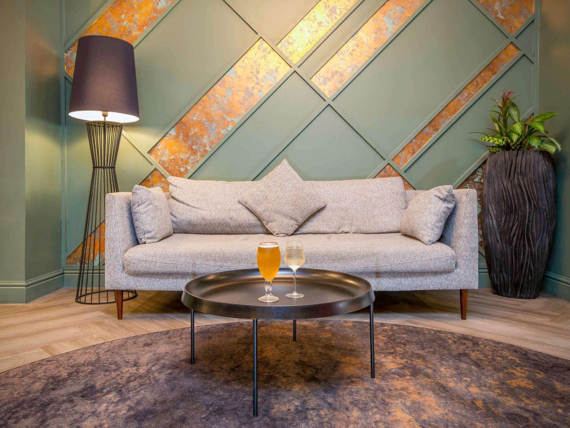 Mercure Cardiff North Hotel Экстерьер фото