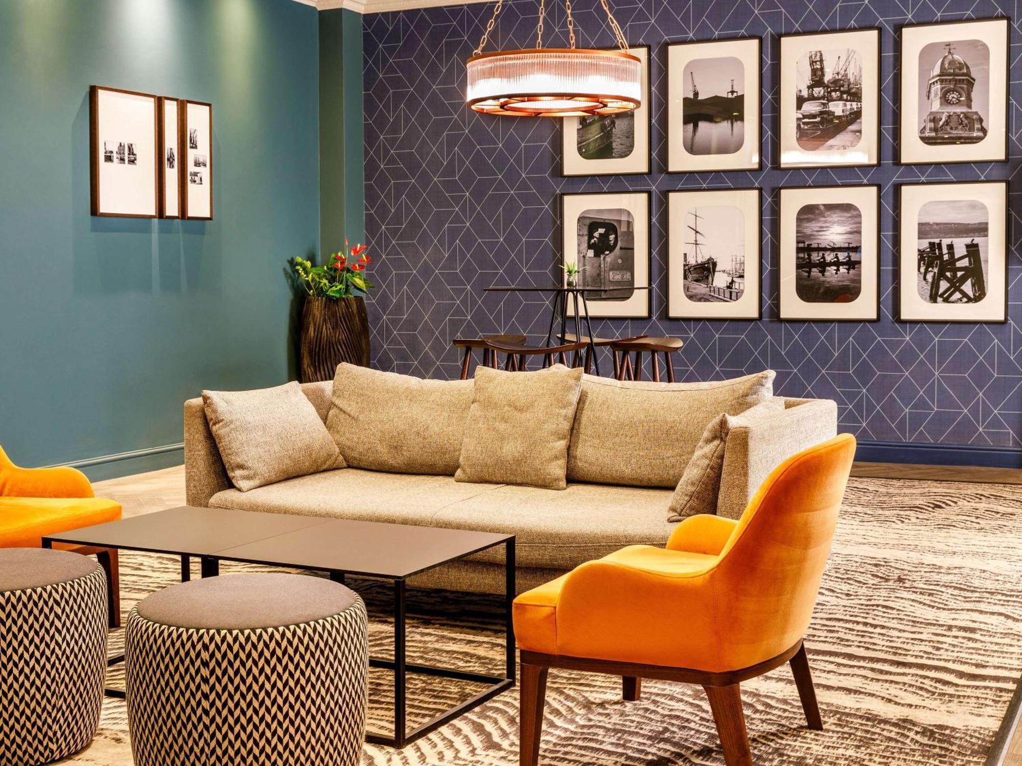 Mercure Cardiff North Hotel Экстерьер фото