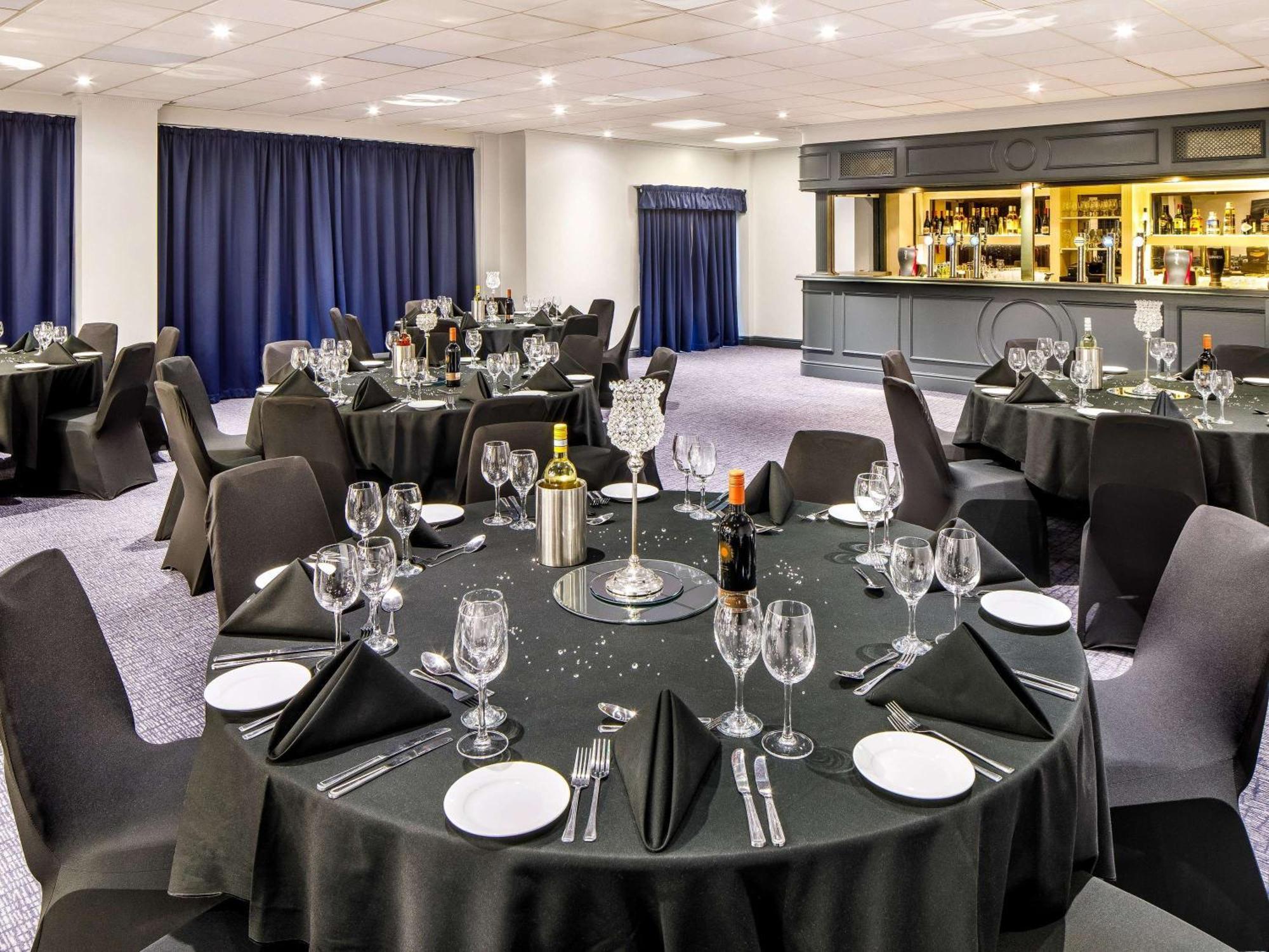 Mercure Cardiff North Hotel Экстерьер фото