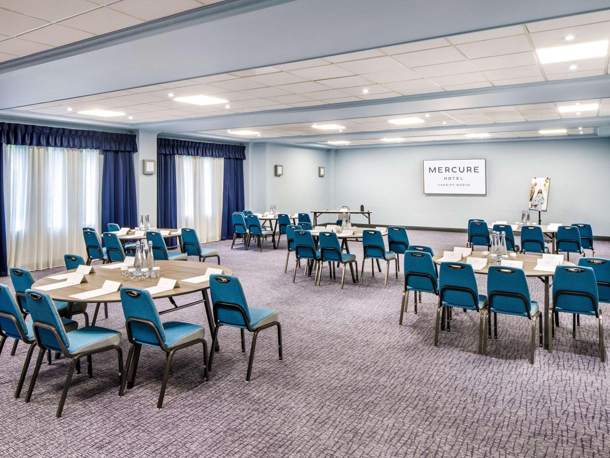 Mercure Cardiff North Hotel Экстерьер фото