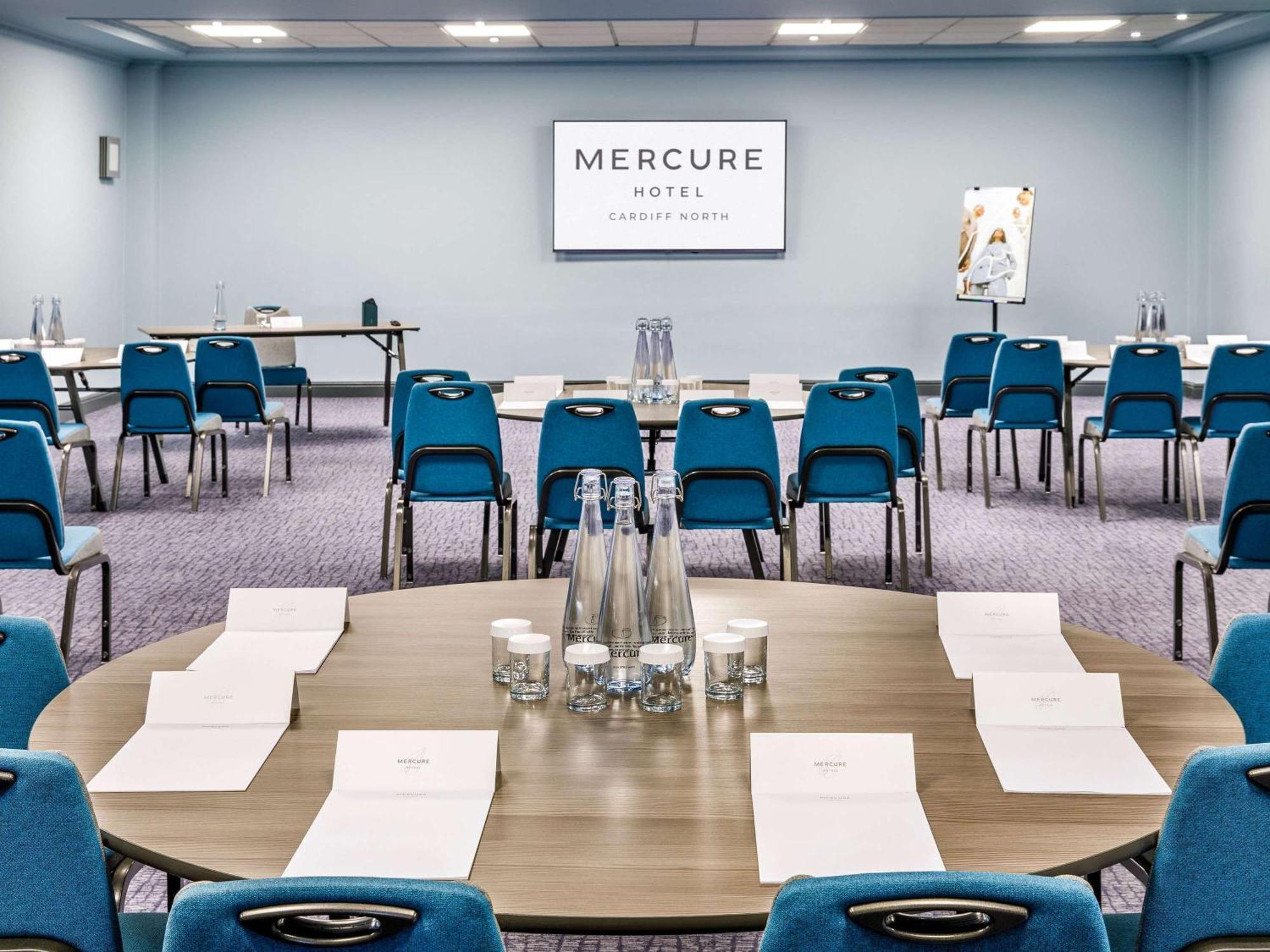 Mercure Cardiff North Hotel Экстерьер фото