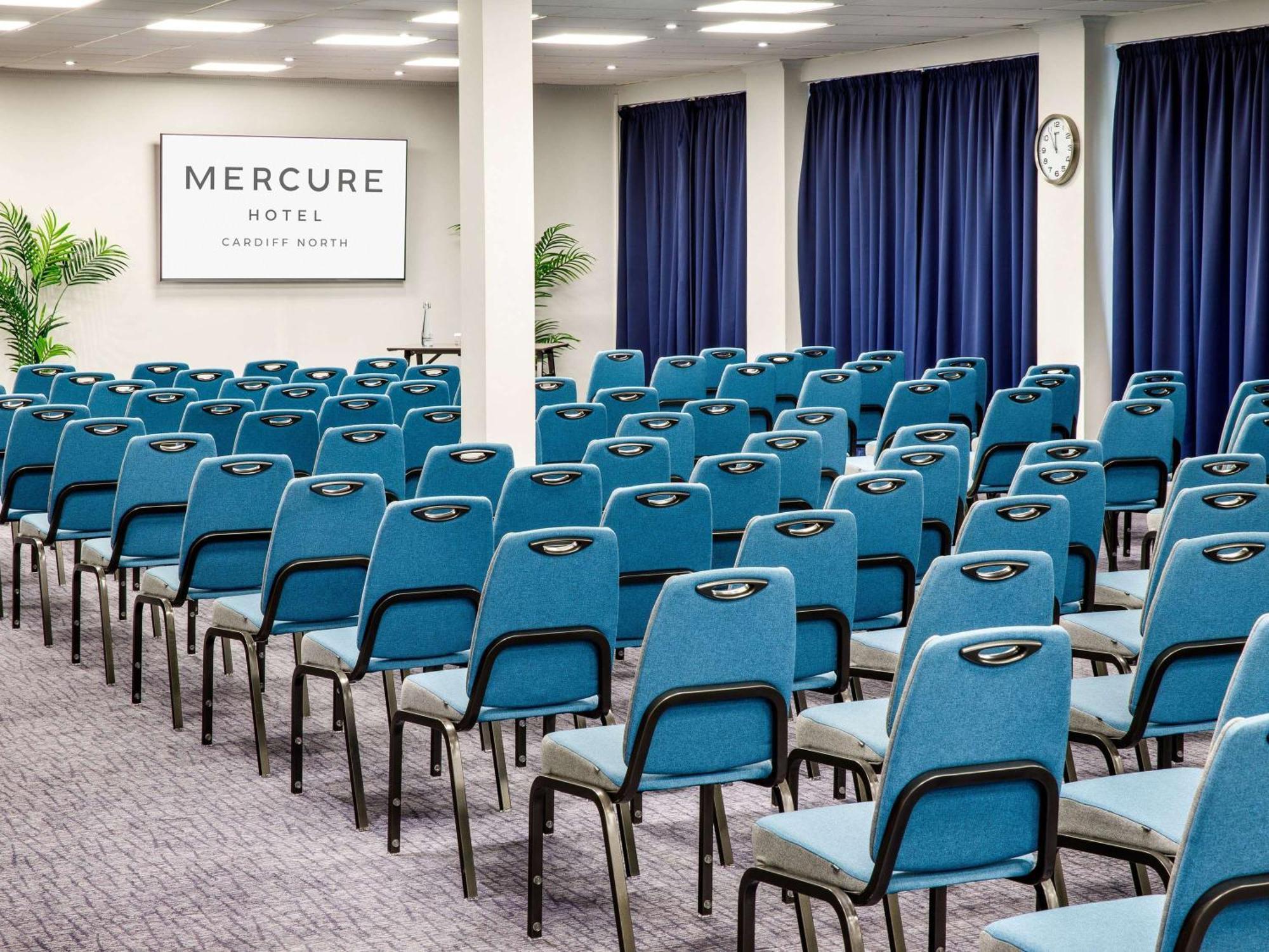 Mercure Cardiff North Hotel Экстерьер фото